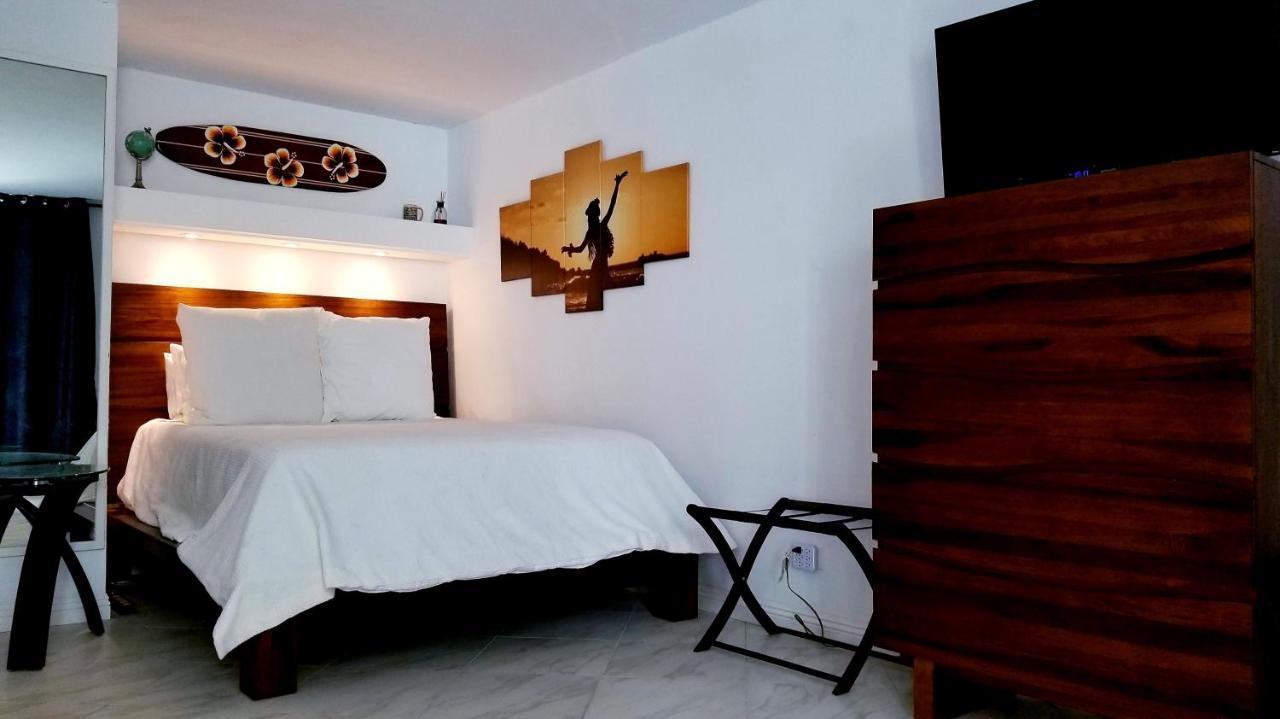 Downtown Hawaiian Theme Condo With Hot Tub, Pool & Beach - Kona Islander Inn Кайлуа Кона Екстериор снимка
