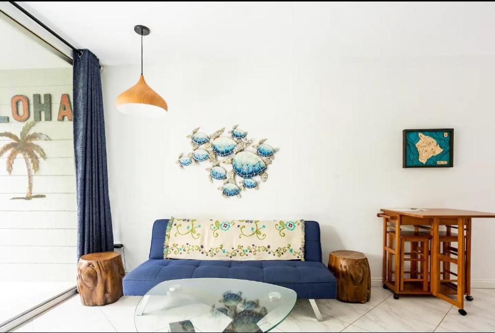 Downtown Hawaiian Theme Condo With Hot Tub, Pool & Beach - Kona Islander Inn Кайлуа Кона Екстериор снимка