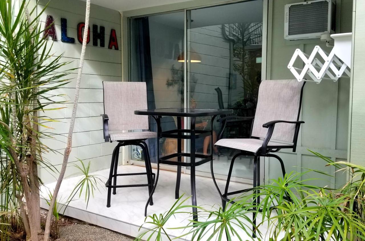 Downtown Hawaiian Theme Condo With Hot Tub, Pool & Beach - Kona Islander Inn Кайлуа Кона Екстериор снимка
